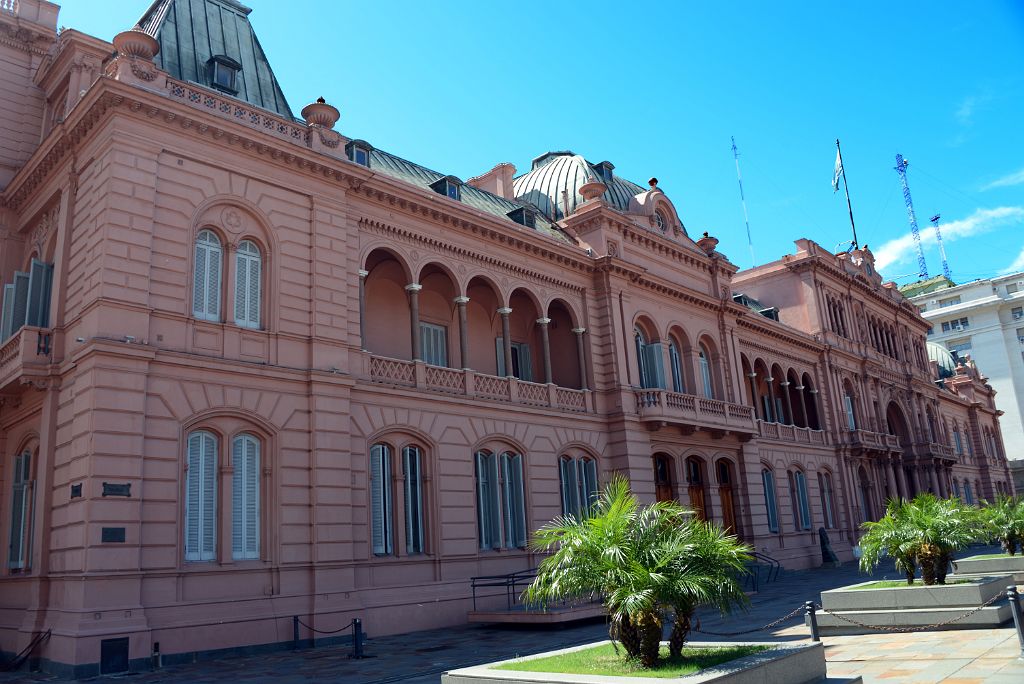 04 La Casa Rosado The Pink House Is The Executive Mansion and Office of the President of Argentina Plaza de Mayo Buenos Aires